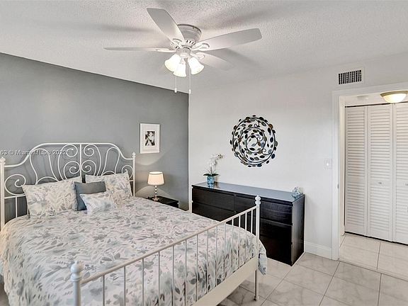 3rd image of 5860 NW 44th St APT 514