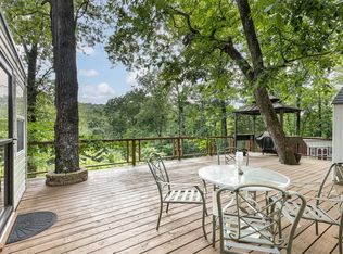 943 Hickory Ln, Pineville, MO 64856
