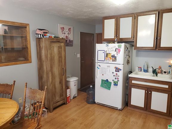 4th image of 2924 S Saint Marys St