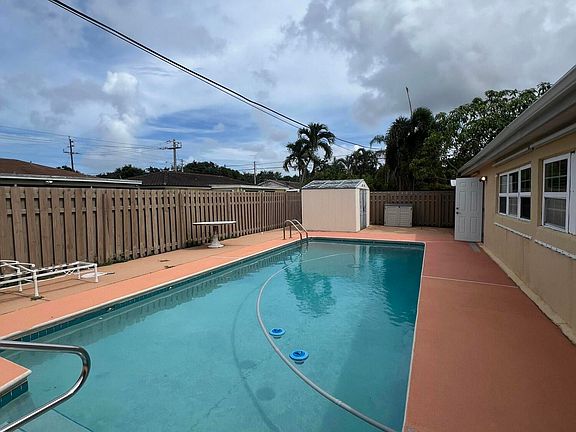 3rd image of 12044 Dolphin Drive