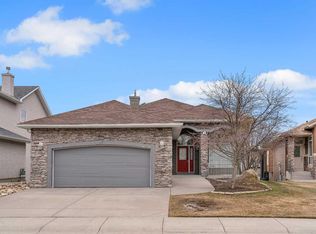 56 NE Royal Abbey Rise NW, Calgary, AB T3G4Y5