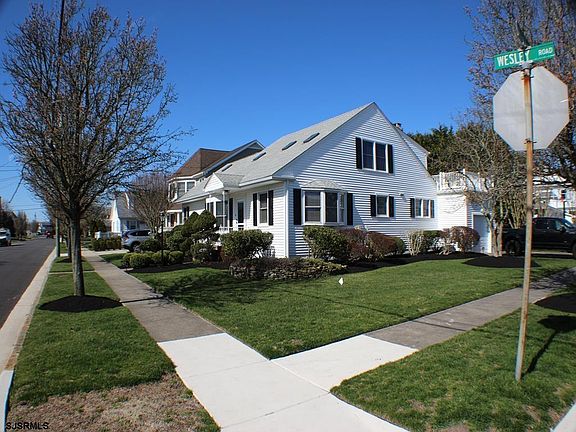 2nd image of 814 Wesley Rd