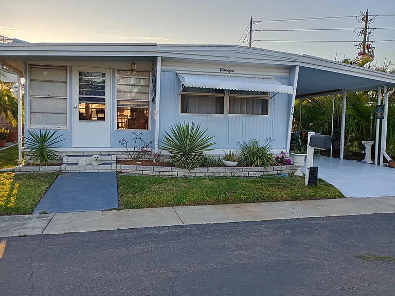 Curlew Rd — Photo 16