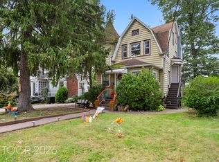 298 Carmita Ave, Rutherford, NJ 07070