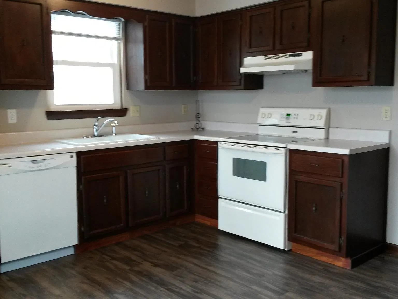 2 bed, 1000 sqft, $1,100 — Photo 3