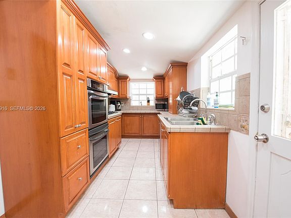 3rd image of 14000 SW 216th St