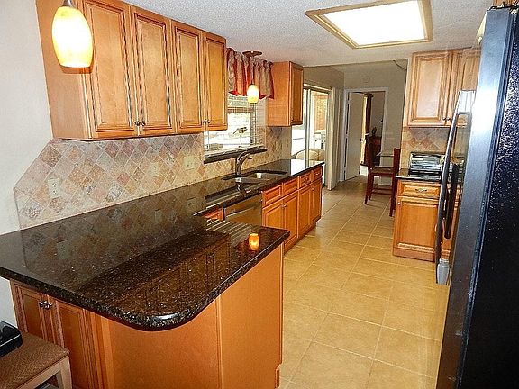 3rd image of 21216 Winside Ave