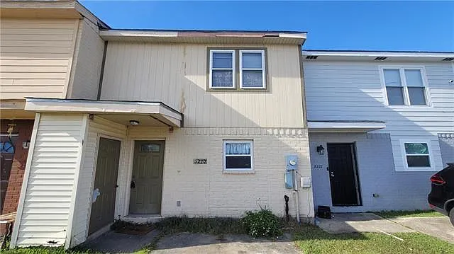 2 bed, 2.5 bath, 1400 sqft, $1,100 — Photo 1
