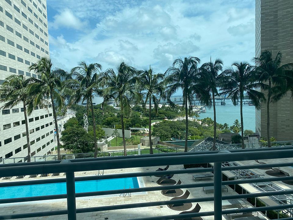 1st image of 325 Biscayne Blvd #1518