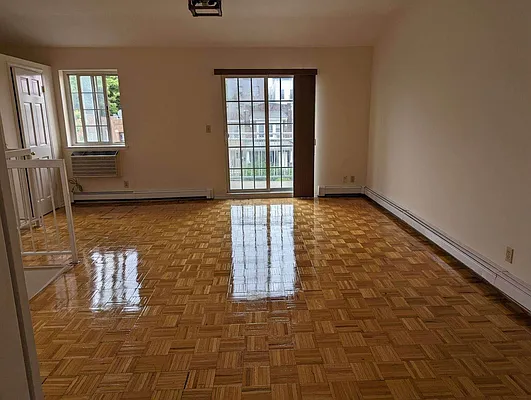 Rented by Park River | media 9