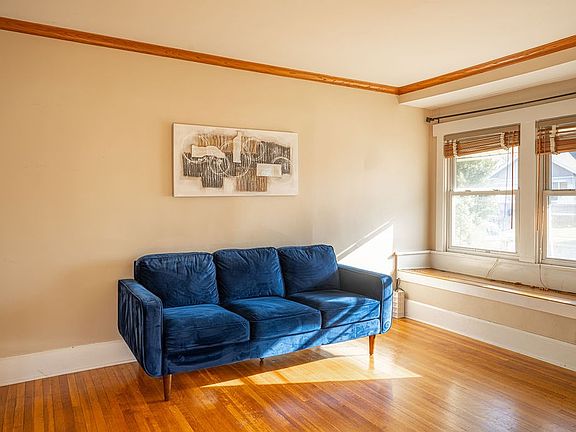 4th image of 2102 York St