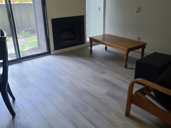2nd image of 707 W Elm St #11262749
