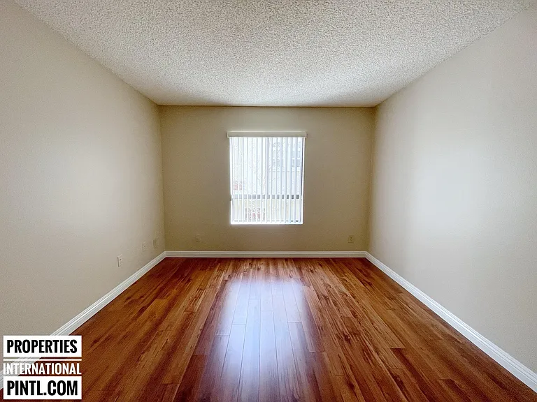 428 Hawthorne St — Photo 14