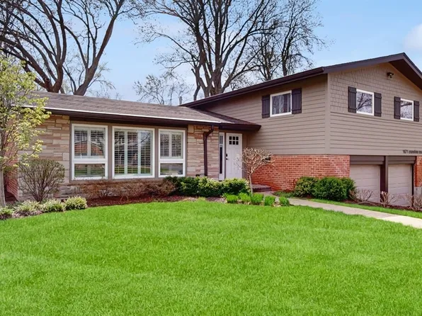 1671 Cranshire Ct, Deerfield, IL 60015