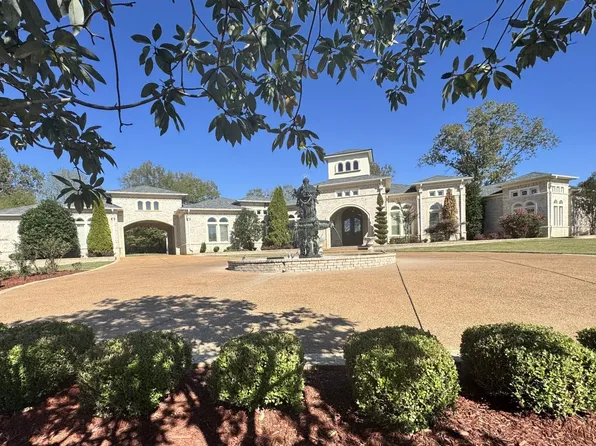 1940 Raleigh Lagrange Dr, Rossville, TN 38066