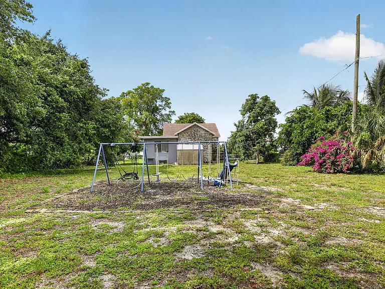 2465 Taylor St — Photo 33
