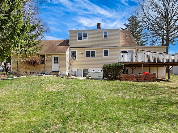 3rd image of 577 Forest Ave