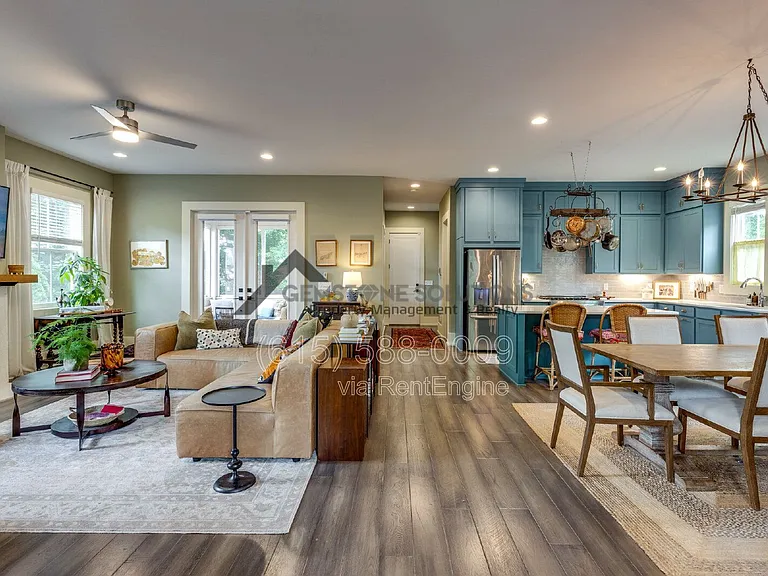 704 W End Cir — Photo 8