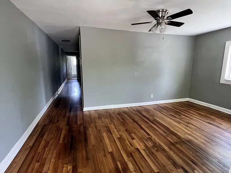 722 Snow St — Photo 2