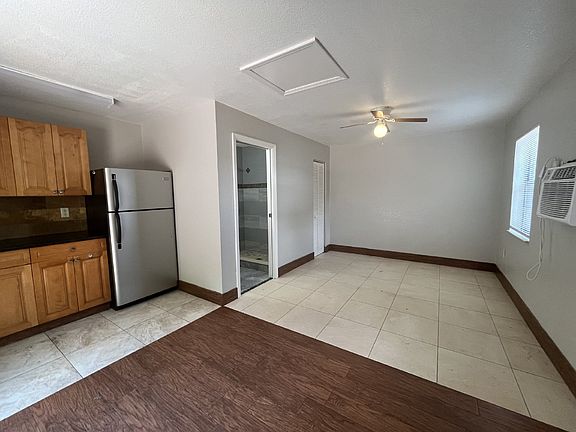 5th image of 512 W Myrtle St Unit 3