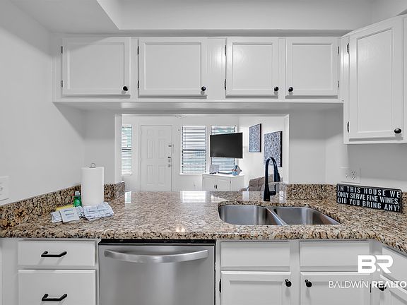 4th image of 952 W Beach Blvd #312