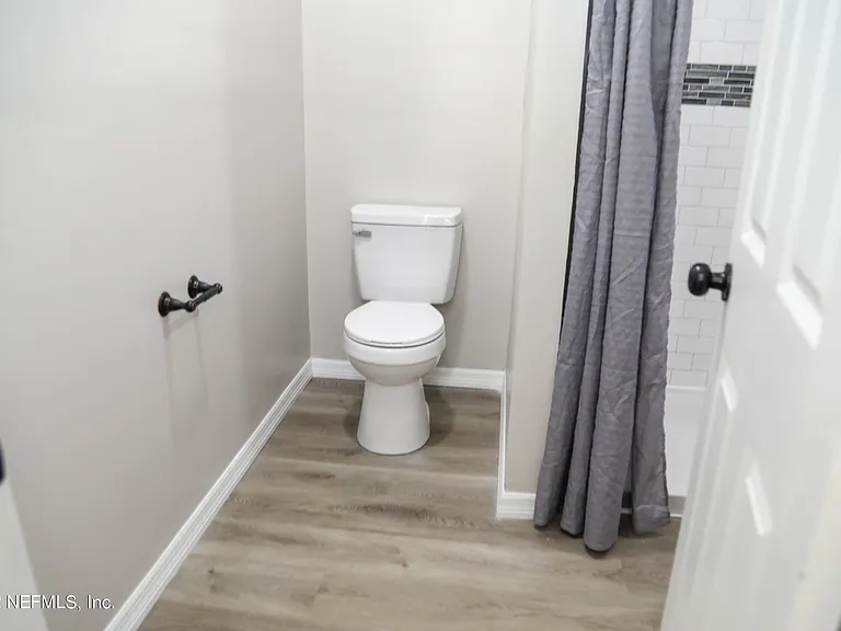 114 Roberts Blvd — Photo 14