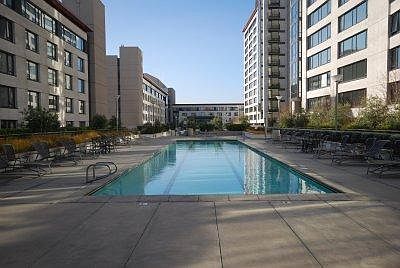 3rd image of 260 King St Unit 471