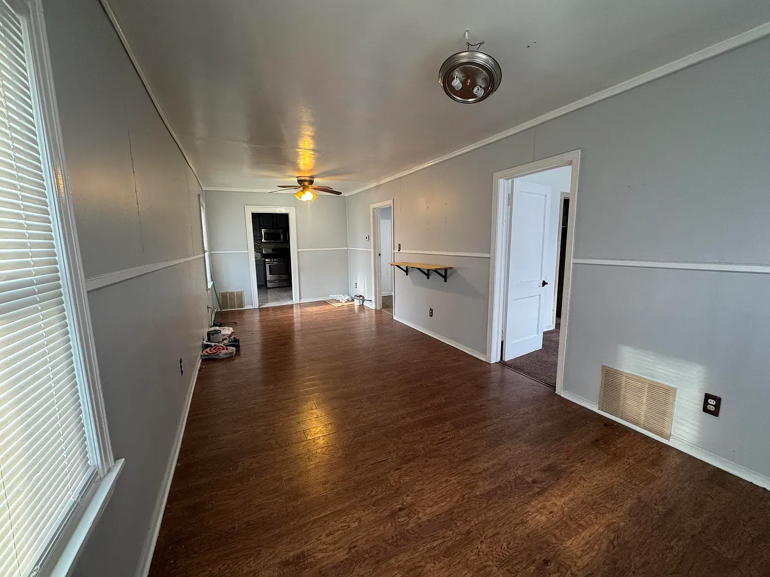 3 bed, 1.0 bath, 920 sqft, $1,400 — Photo 2