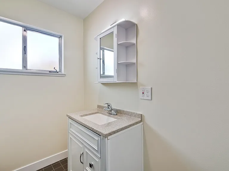 2908 Birdsall Ave #2908 — Photo 26
