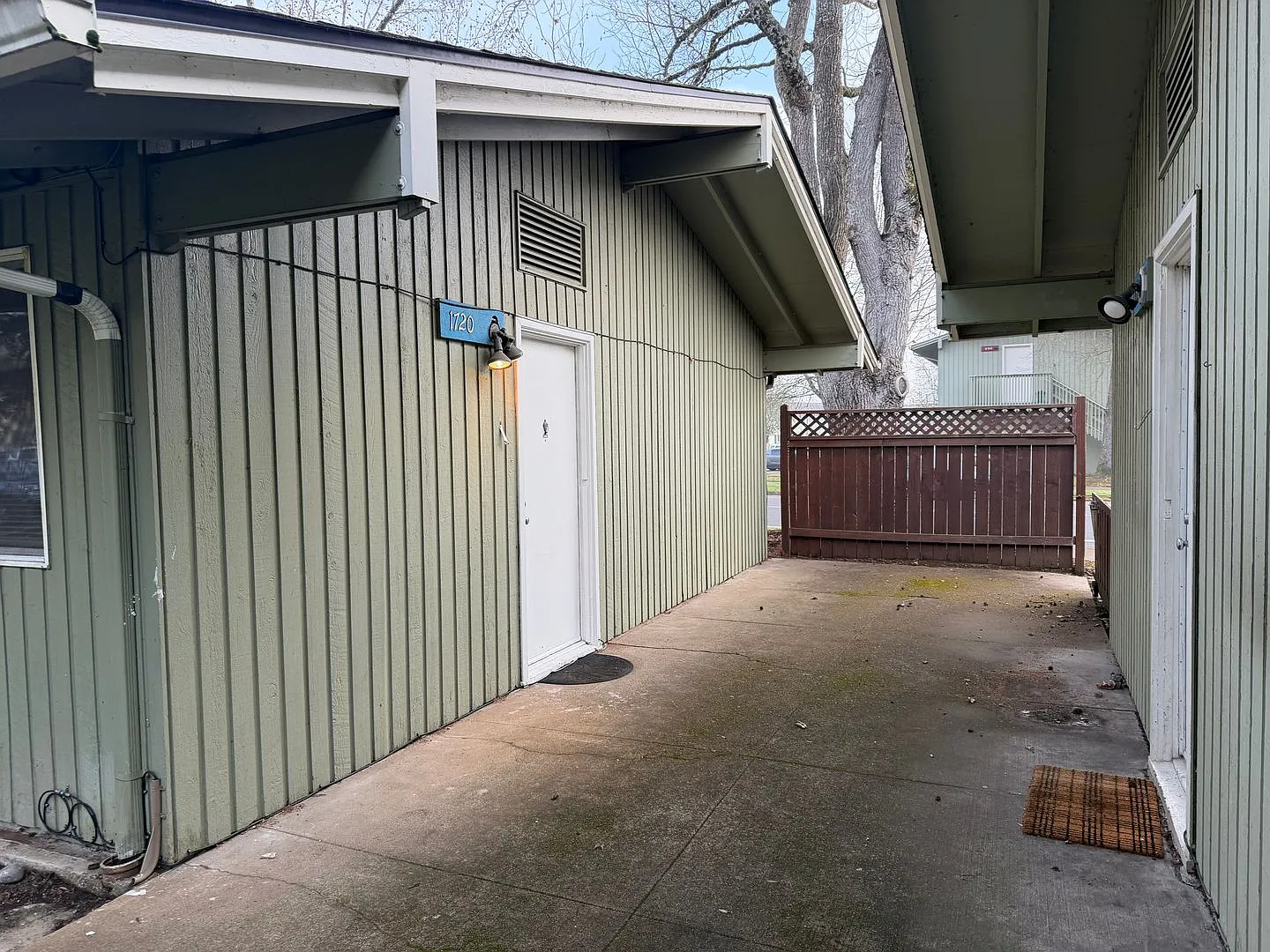 Updated 2 bedroom 1 bath duplex in Eugene! — Photo 2