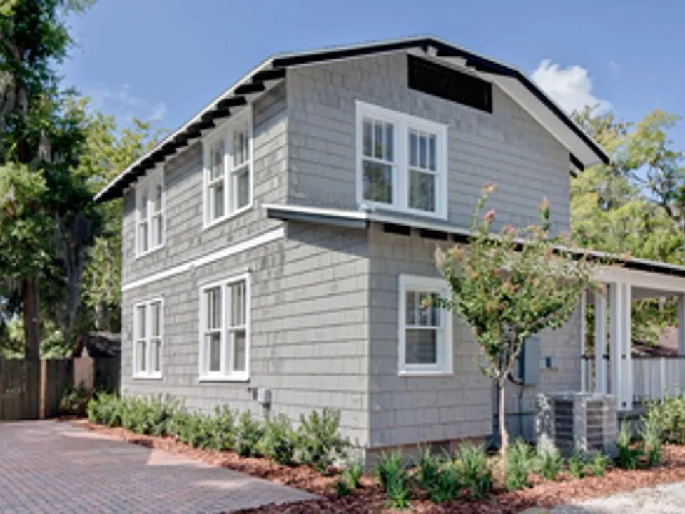 516 SW 10th St