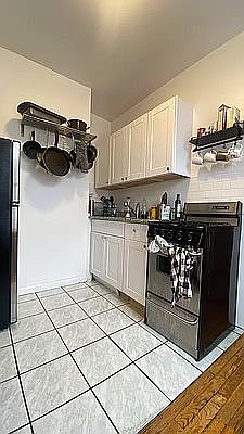 5th image of 90 Stanton St #4B