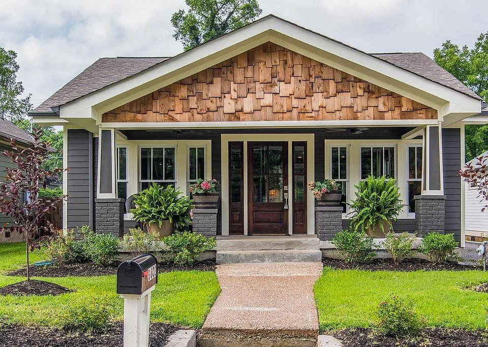 1602 Douglas Ave