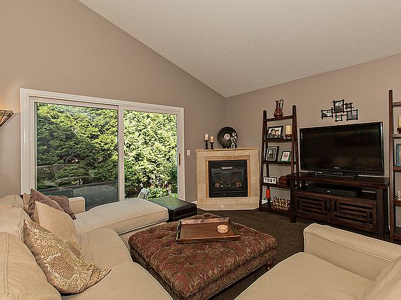 2nd image of 1096 Washington Blvd