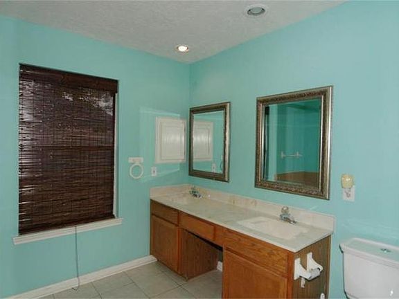 5th image of 4902 Pecan Grove Dr
