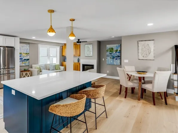 36 Prospect St #2, Newburyport, MA 01950