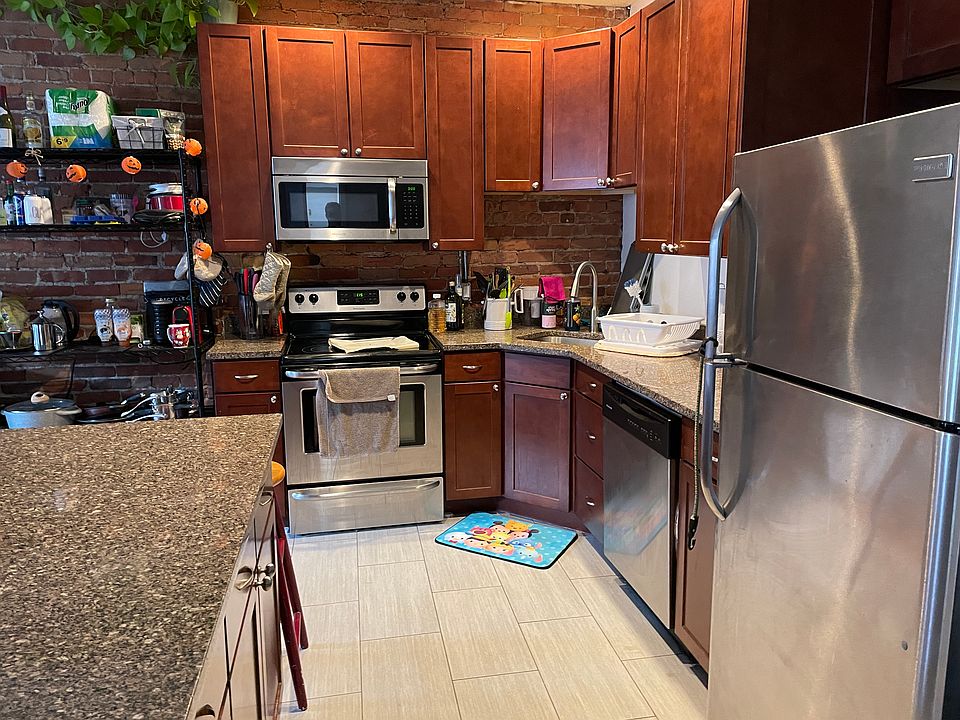 2nd image of 610 Columbus Ave #5E