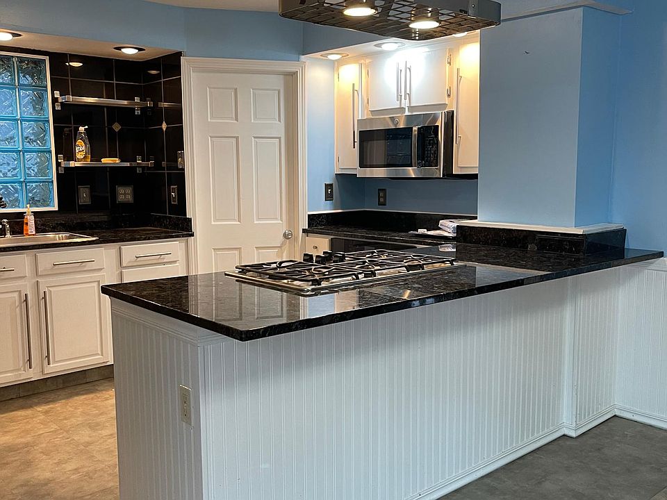 1st image of 55 Parker Pl