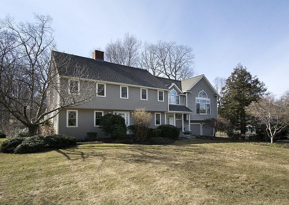 1st image of 288 Fairoaks Ln