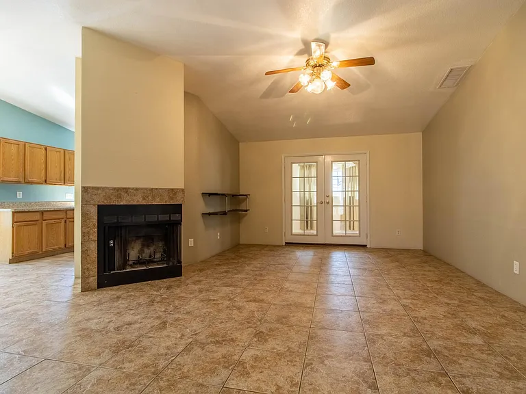 5961 N Edenbrook Ln — Photo 4