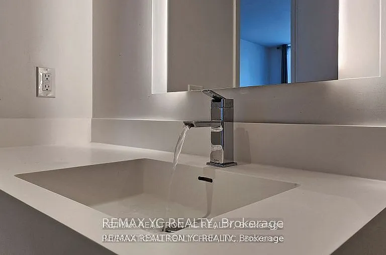 1 Yorkville Ave #710 — Photo 28