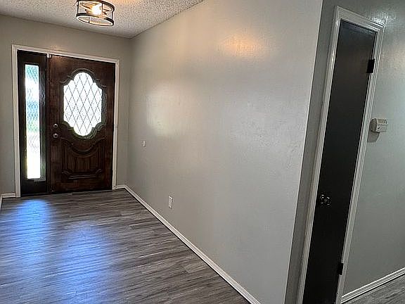 3rd image of 1014 N Faulkner Pl