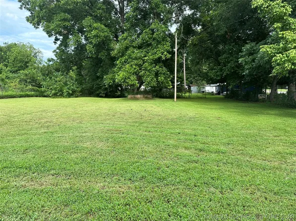 217 SE 4th Ave, Durant, OK 74701