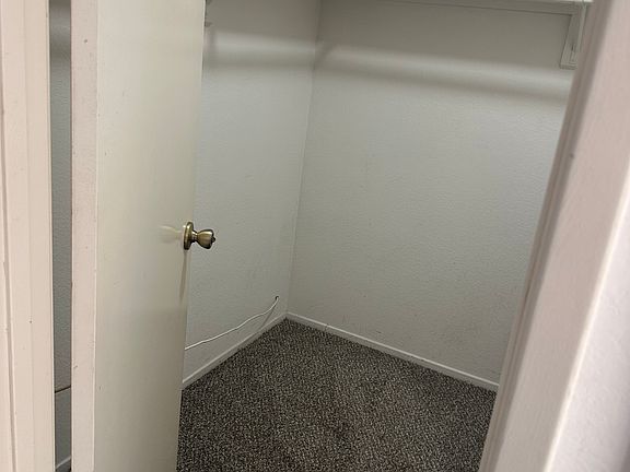 3rd image of 16772 Hoskins Ln