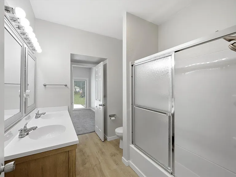 1444 Primrose Ave — Photo 13