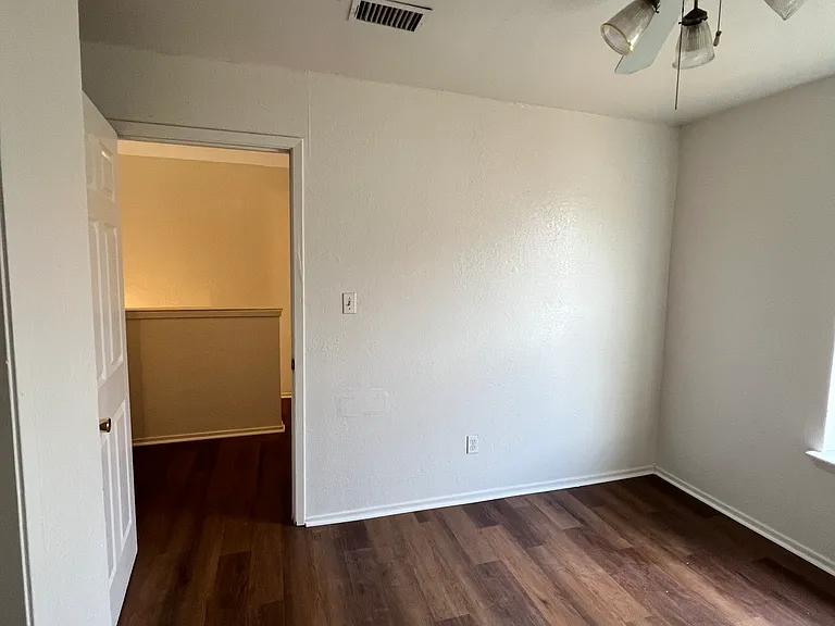 519 E Sanford St #1 — Photo 10