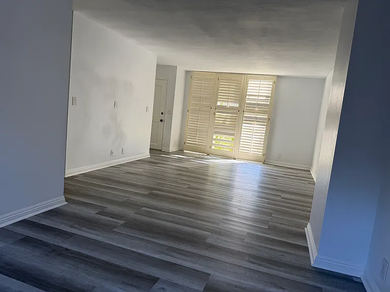 2450 Vista Hogar — Photo 4