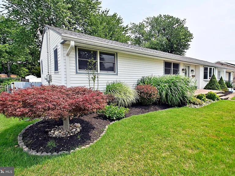 51 Macon Dr — Photo 31