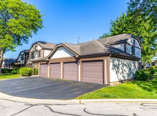 369 Southbury Ct APT D2, Schaumburg, IL 60193