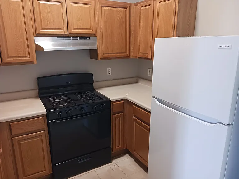 588-612 E Main St #598-C — Photo 5